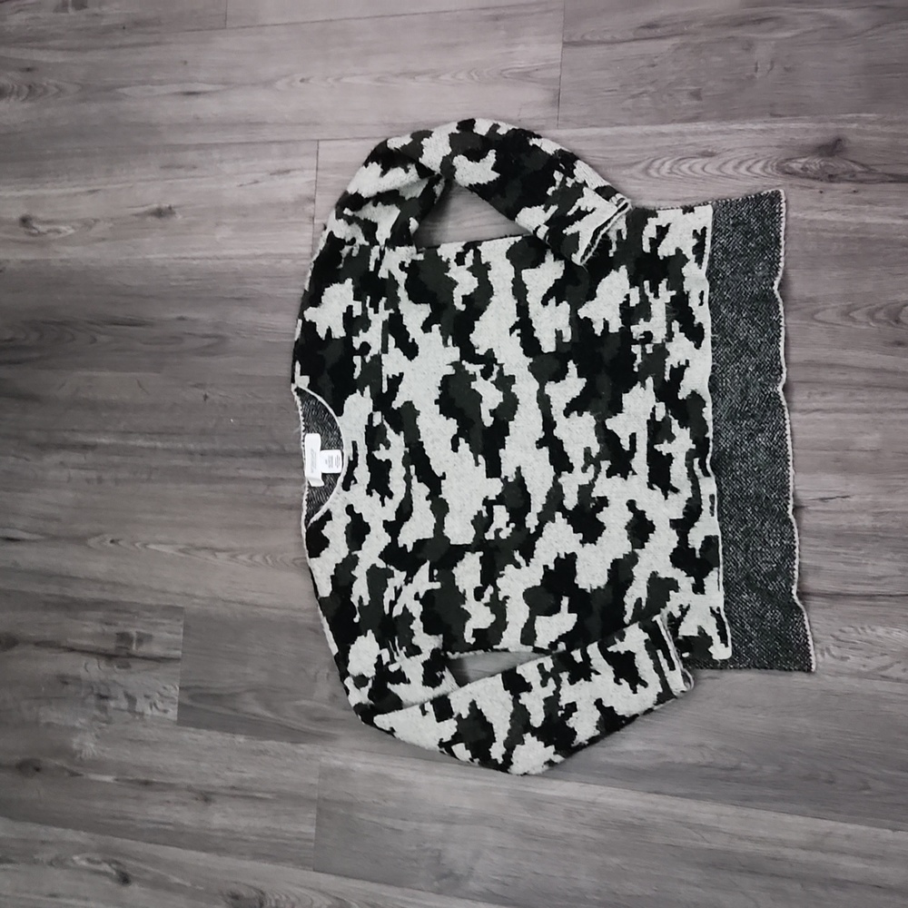 Camou sweater